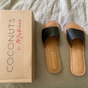 Matisse coconuts black slides